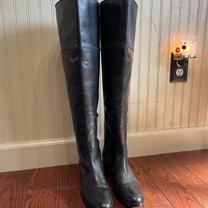 The Frye company Clara OTK  black leather boots